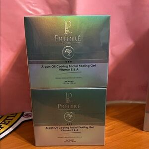 Prédiré Paris Argan Oil Cooling Facial Peeling Gel - Green